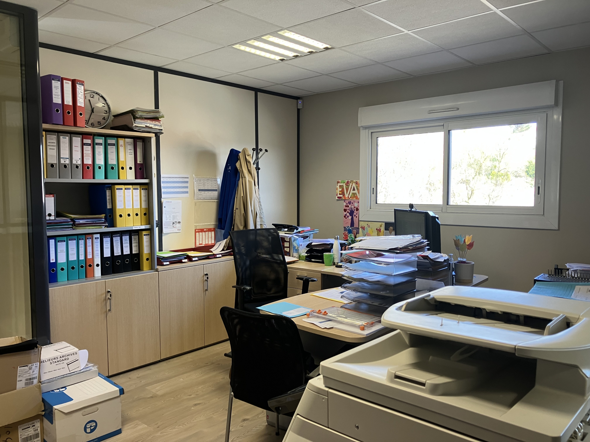 Local, bureaux, entrepôt et appartement